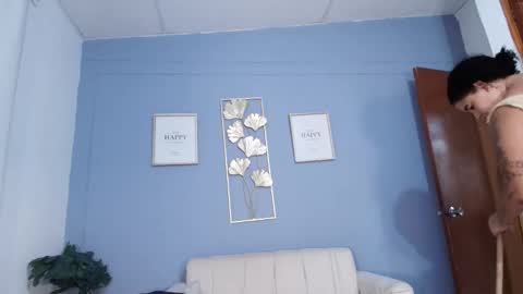 elah_sophia2 online show from 10/16/25, 01:28