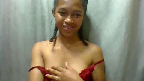 Snapshot of elaliealdy chatting on 10/21/25, 03:57 elaliealdy online show from 10/21/25, 03:57