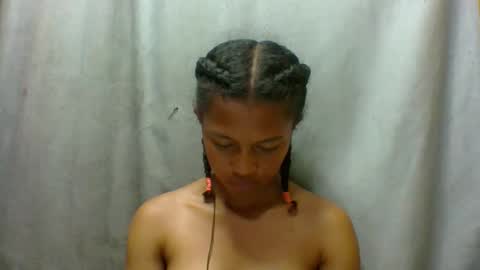 Snapshot of elaliealdy chatting on 10/22/25, 05:24 elaliealdy online show from 10/22/25, 05:24