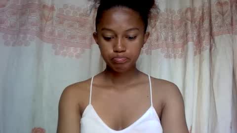 elaliealdy online show from 05/08/26, 06:52