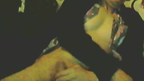 Snapshot of elallstar98 chatting on 09/20/25, 02:45 elallstar98 online show from 09/20/25, 02:45