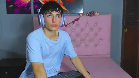 Elan Giralon online show from 11/26/25, 10:33