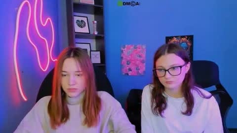 Snapshot of elani_grey chatting on 02/13/26, 12:45 elani online show from 02/13/26, 12:45