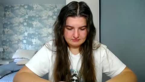 Elanis online show from 03/10/26, 09:36