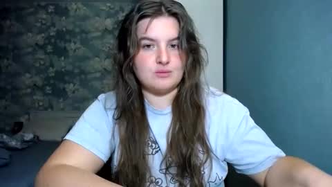 Snapshot of elanis_blair chatting on 05/16/26, 01:13 Elanis online show from 05/16/26, 01:13