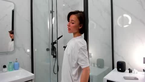 ELA 3 online show from 09/23/25, 06:16