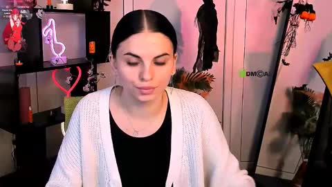 Snapshot of elara_mi chatting on 11/02/25, 12:07 elara_mi online show from 11/02/25, 12:07