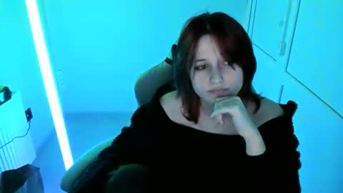 Snapshot of elara_muse chatting on 04/27/26, 07:01 Evie online show from 04/27/26, 07:01