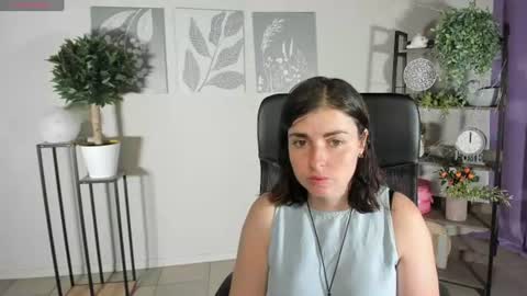 Snapshot of elara_starfall chatting on 07/01/26, 05:31 Marta online show from 07/01/26, 05:31