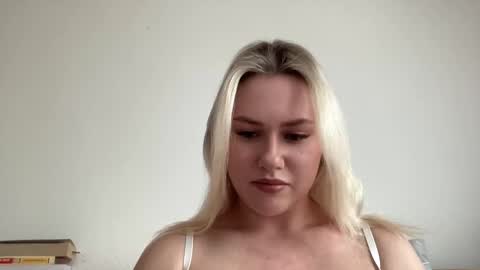 elaraluxxxe online show from 02/13/25, 11:39