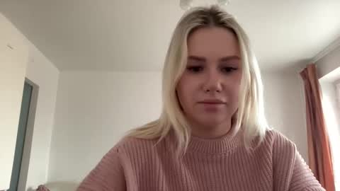 elaraluxxxe online show from 02/14/25, 12:03