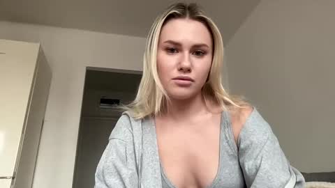 elaraluxxxe online show from 03/11/25, 01:12