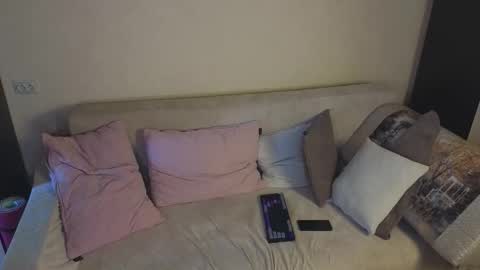 elarasable online show from 03/19/26, 12:20