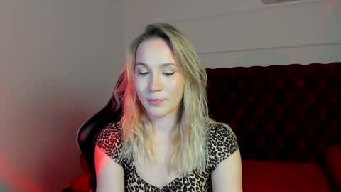 elaravoltage online show from 03/25/26, 05:19