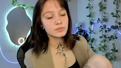 elastikiss online show from 04/17/26, 09:23