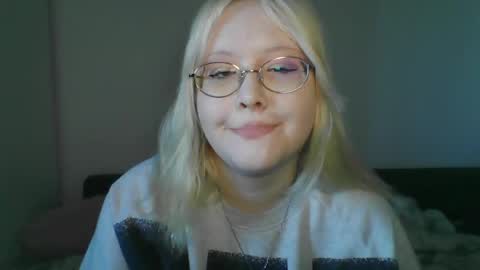 Snapshot of elayne_sweet chatting on 04/26/26, 06:00 elayne_sweet online show from 04/26/26, 06:00