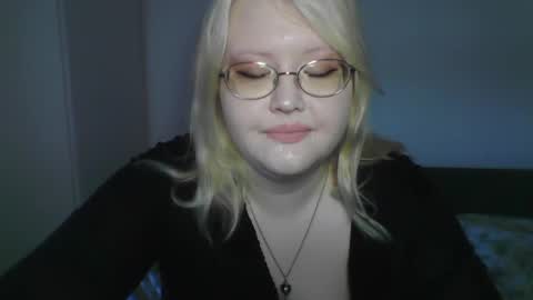 Snapshot of elayne_sweet chatting on 04/28/26, 06:18 elayne_sweet online show from 04/28/26, 06:18