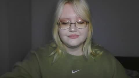 Snapshot of elayne_sweet chatting on 05/07/26, 06:08 elayne_sweet online show from 05/07/26, 06:08