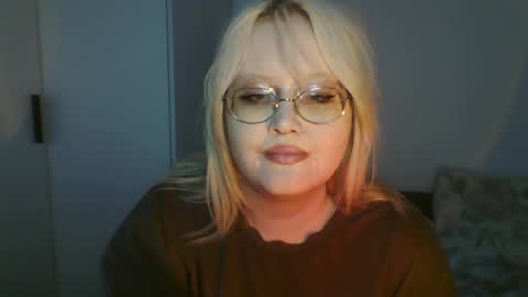 Snapshot of elayne_sweet chatting on 05/21/26, 06:20 elayne_sweet online show from 05/21/26, 06:20