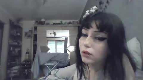 Snapshot of elaynetanton chatting on 06/14/26, 02:24 Lia online show from 06/14/26, 02:24