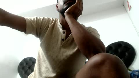 Snapshot of elcaballeroblack chatting on 06/17/26, 02:36 elcaballeroblack online show from 06/17/26, 02:36