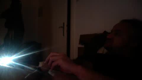 Snapshot of elcretinmo chatting on 11/25/25, 03:50 elcretinmo online show from 11/25/25, 03:50