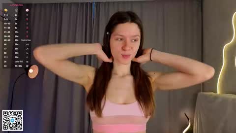 Mia online show from 09/10/25, 04:12