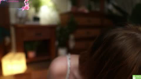 Snapshot of electric_woman chatting on 10/13/25, 10:26 Aleksa online show from 10/13/25, 10:26