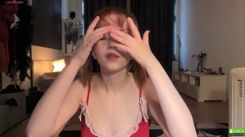 Snapshot of electric_woman chatting on 11/28/25, 10:29 Aleksa online show from 11/28/25, 10:29