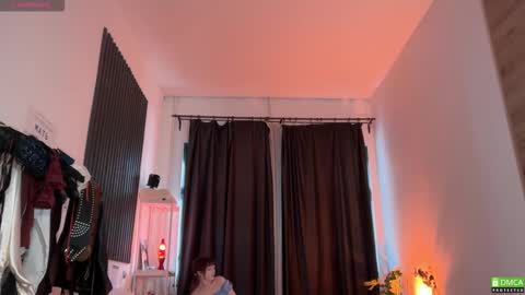 Snapshot of electric_woman chatting on 01/16/26, 09:13 Aleksa online show from 01/16/26, 09:13