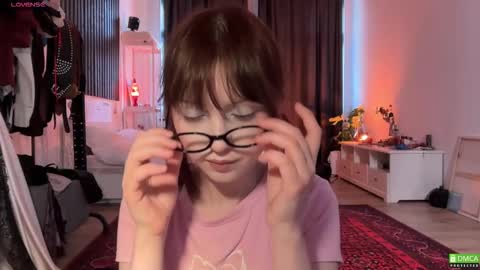 Snapshot of electric_woman chatting on 01/17/26, 10:31 Aleksa online show from 01/17/26, 10:31