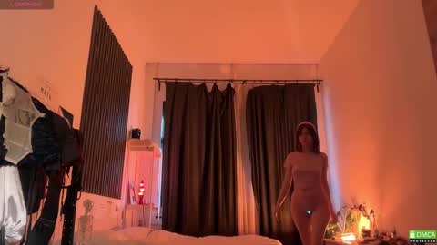 Snapshot of electric_woman chatting on 03/02/26, 01:29 Aleksa online show from 03/02/26, 01:29