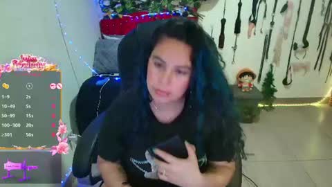 Snapshot of elektra_32 chatting on 06/17/26, 12:13 elektra online show from 06/17/26, 12:13