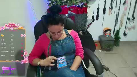 Snapshot of elektra_32 chatting on 06/23/26, 12:41 elektra online show from 06/23/26, 12:41