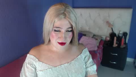 Snapshot of elektra_doll chatting on 05/16/26, 02:19 elektra_doll online show from 05/16/26, 02:19