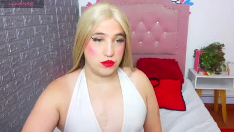 Snapshot of elektra_doll chatting on 05/23/26, 07:29 elektra_doll online show from 05/23/26, 07:29