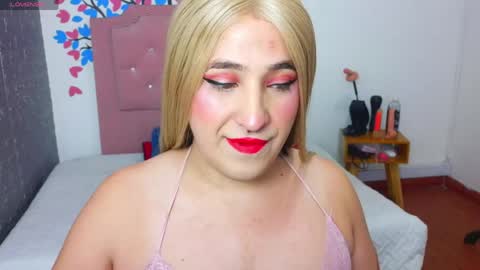 Snapshot of elektra_doll chatting on 06/05/26, 04:02 elektra_doll online show from 06/05/26, 04:02