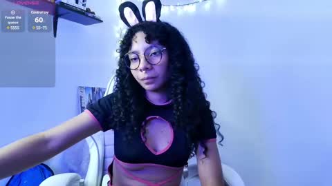 Snapshot of elektra_williams chatting on 01/23/25, 12:14 elektra_williams online show from 01/23/25, 12:14