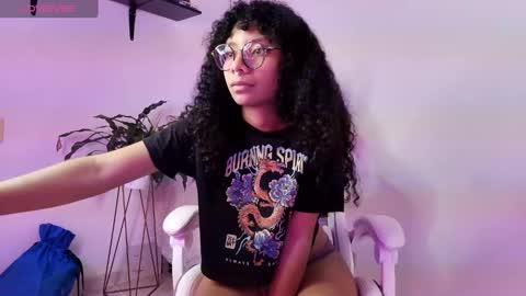 Snapshot of elektra_williams chatting on 01/28/25, 08:25 elektra_williams online show from 01/28/25, 08:25