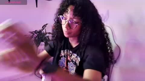 Snapshot of elektra_williams chatting on 02/08/25, 02:04 elektra_williams online show from 02/08/25, 02:04