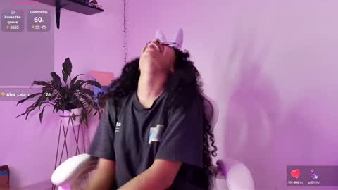 Snapshot of elektra_williams chatting on 03/08/25, 04:12 elektra_williams online show from 03/08/25, 04:12