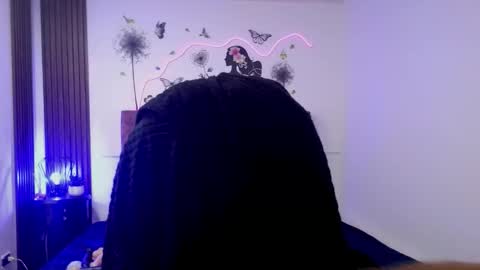 Elena online show from 11/18/25, 01:04