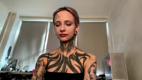 Mia online show from 04/20/26, 01:25