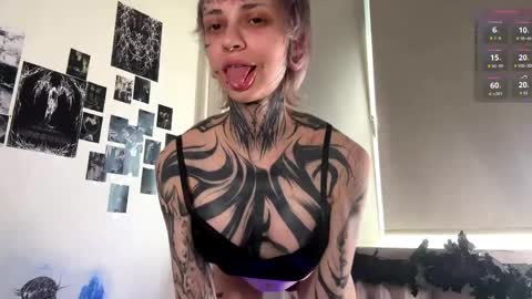 Mia online show from 06/07/26, 11:03