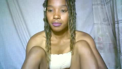 elenah013 online show from 02/06/25, 07:24