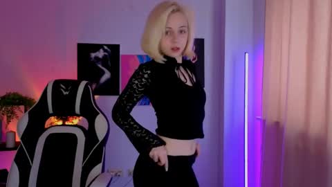 elenamonroe_ online show from 04/20/26, 04:59
