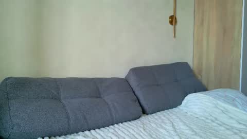 Snapshot of elenamonroe_ chatting on 07/17/26, 04:19 elenamonroe_ online show from 07/17/26, 04:19