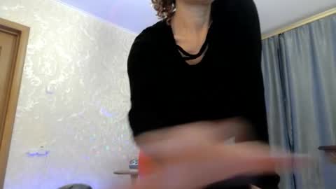 elenaza online show from 10/05/25, 06:50