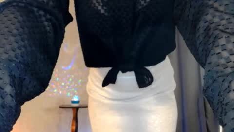 elenaza online show from 11/26/25, 10:05