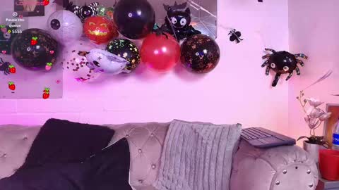 elenna_boobs_ online show from 10/23/25, 07:07